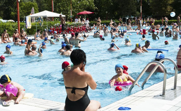 Nghiên cứu: Trong một bể bơi công cộng có đến 75 lít nước tiểu