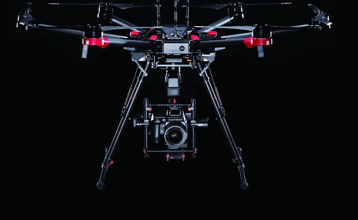 DJI và Hasselblad giới thiệu drone gắn camera 100 MP, giá chỉ gần 1 tỷ