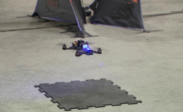 Phi công lái drone suýt thua khi bay thi với trí tuệ nhân tạo do NASA phát triển