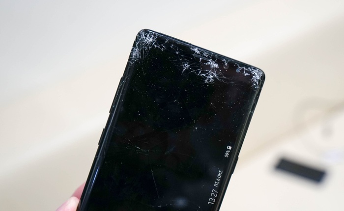 Ký sự đem Samsung Galaxy Note 8 bị vỡ màn hình đi sửa: đầy những bất ngờ