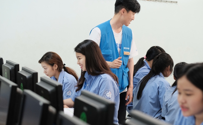 Samsung tổ chức chương trình tình nguyện hỗ trợ trường Trung cấp Nghề Quang Trung xây dựng phòng Tin Học và Thiết kế thời trang