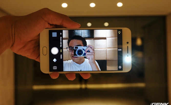Mở hộp Vivo V5s: điện thoại trang bị camera selfie lên đến 20 MP, giá gần 7 triệu đồng