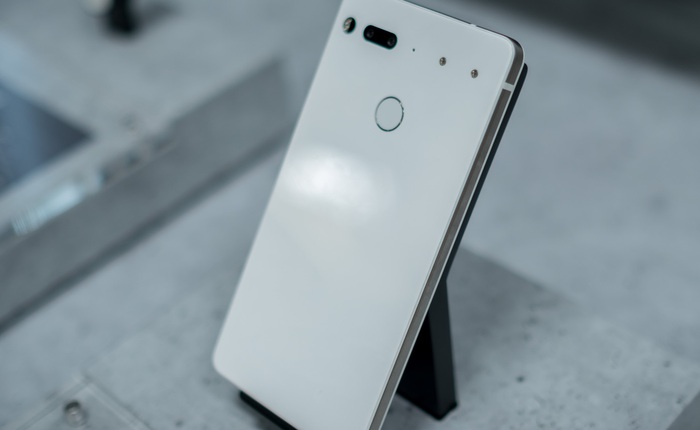 Essential Phone sẽ sớm được cập nhật Android Oreo, màu trắng sắp được xuất xưởng