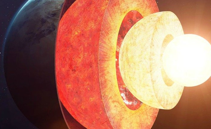 Một "cây đèn lava khổng lồ" bên trong lõi có thể làm đảo ngược từ trường của Trái Đất
