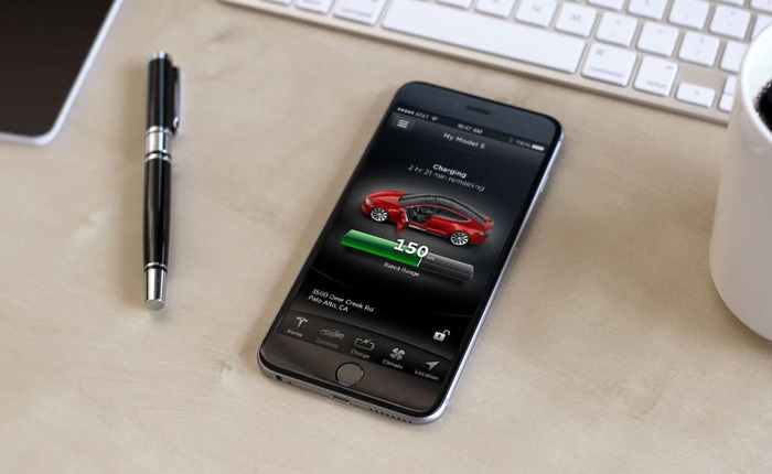 Dùng smartphone mở khóa xe Tesla thay vì dùng chìa, chủ xe nhận quả đắng