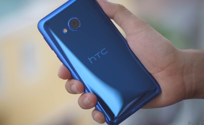 HTC U Play giảm giá gần một nửa sau chưa đầy nửa năm ra mắt, U Ultra cũng thê thảm không kém