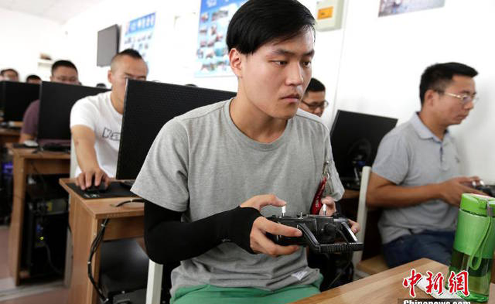 Trung Quốc siết chặt quản lý UAV, thanh niên đổ xô đi thi lấy bằng lái drone