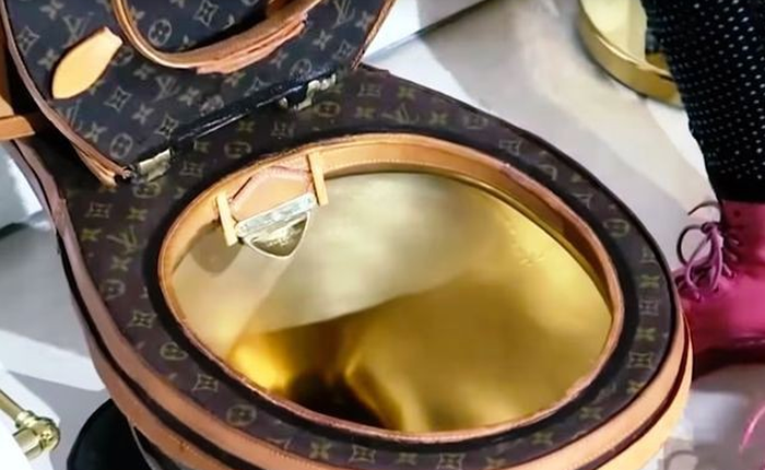 Mỹ: Xuất hiện bồn cầu sang chảnh trị giá 2,3 tỷ đồng với bệ mạ vàng, bọc bằng 24 túi da Louis Vuitton