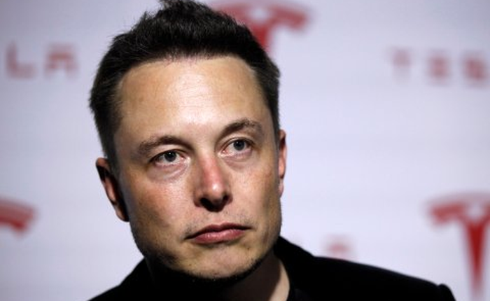 Elon Musk ghét bị so với Steve Jobs tới mức thà chết chứ không chịu mặc áo cổ lọ giống cựu CEO này