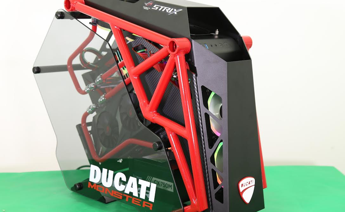 Dàn máy tính độ theo phong cách Ducati cực chất của game thủ Việt