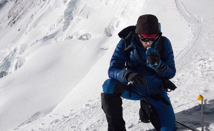 Chàng trai thử thách giới hạn bản thân bằng cách phá kỷ lục chinh phục Everest trong 26 giờ
