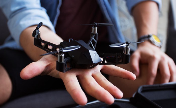 Chiếc drone nhỏ xinh này có khả năng quay phim đến 4K, mà giá lại cực rẻ