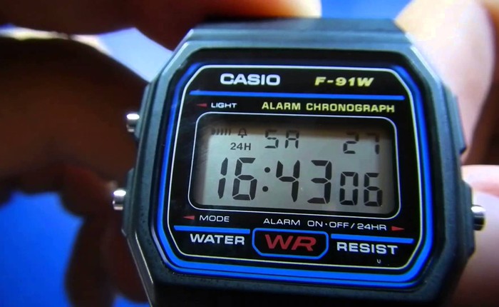 Hãy nhìn chiếc đồng hồ điện tử Casio cũ kỹ được độ lại chẳng khác gì smartwatch này chất đến thế nào