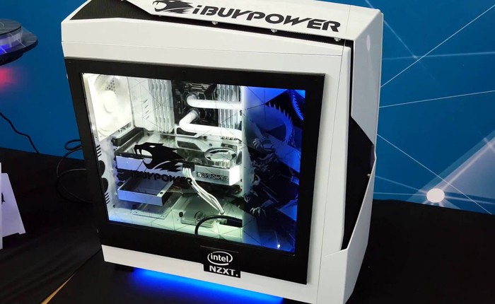 Chiêm ngưỡng iBuyPower Snowblind, chiếc PC được tích hợp thêm màn hình trong suốt đầu tiên trên thế giới