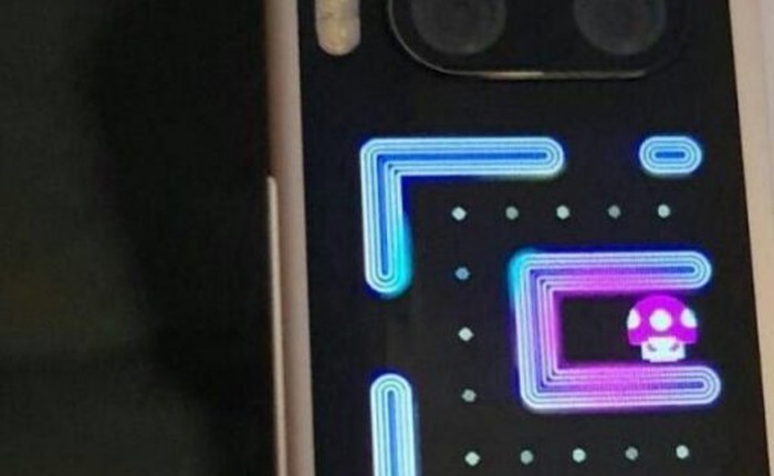 Rò rỉ hình ảnh thực tế của Meizu Pro 7: có màn hình phụ LCD, chơi được cả Pac-Man ở mặt lưng