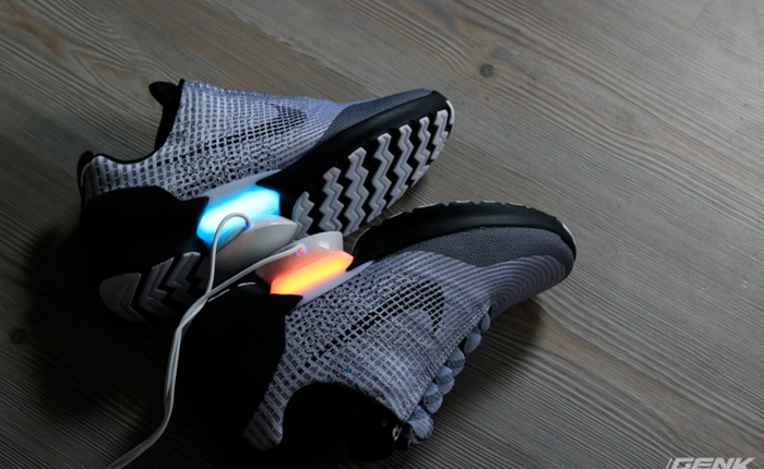 Độc quyền: Đập hộp đôi giày tự thắt dây đầu tiên trên thế giới - Nike HyperAdapt 1.0, vừa xuất hiện tại Việt Nam, giá 40 triệu