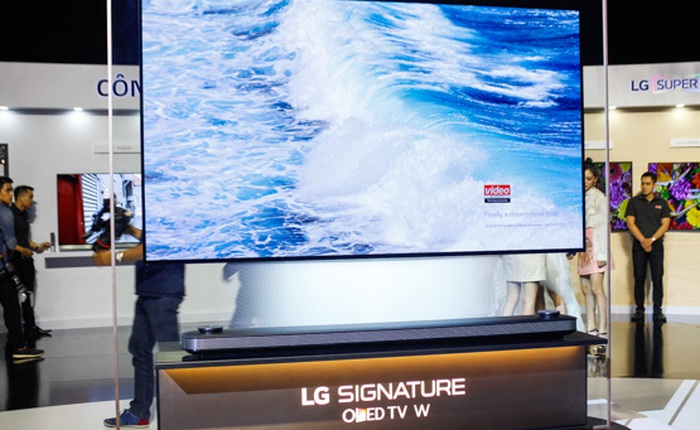 Cận cảnh TV OLED siêu mỏng "dán tường" Signature W giá 650 triệu đồng mới ra mắt của LG
