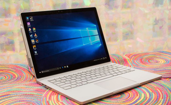 Phải đến đầu năm 2018 thì Microsoft mới ra mắt Surface Book mới