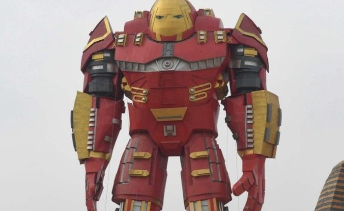Ngắm nhìn tượng Iron Man cực xấu "made in China" cao 30 mét