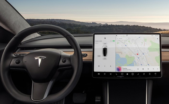 Các hãng xe hãy nhìn vào Tesla Model 3 để biết thiết kế tối giản cho nội thất trên ô tô là thế nào