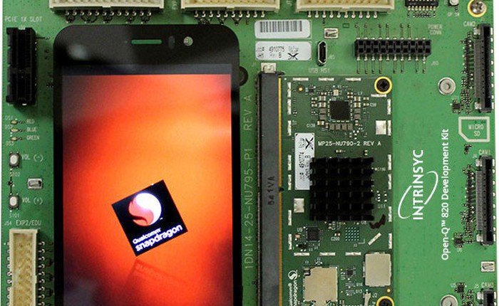 Bo mạch chủ dành riêng Snapdragon 820, hỗ trợ được như PC thực thụ đầu tiên trên thế giới ra đời