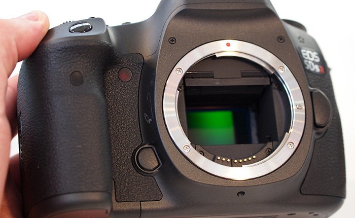 Phát hiện lô máy ảnh Canon trị giá hàng tỷ đồng nhập lậu từ Hồng Kông