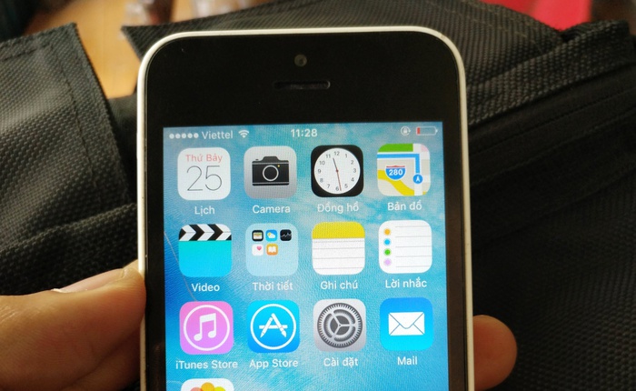 iPhone 5C lock giá 1,2 triệu đồng tràn về Việt Nam