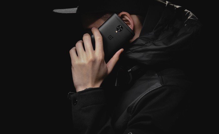 Cận cảnh OnePlus 3T Midnight Black, smartphone dành riêng cho Batman