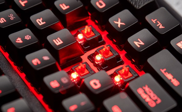 Trên tay bàn phím cơ Corsair K63: giá chỉ 2 triệu đồng, gọn nhẹ, sử dụng switch Cherry MX Red