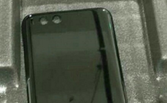 Lộ ảnh thực tế mặt sau của Xiaomi Mi 6 màu đen bóng, có camera kép