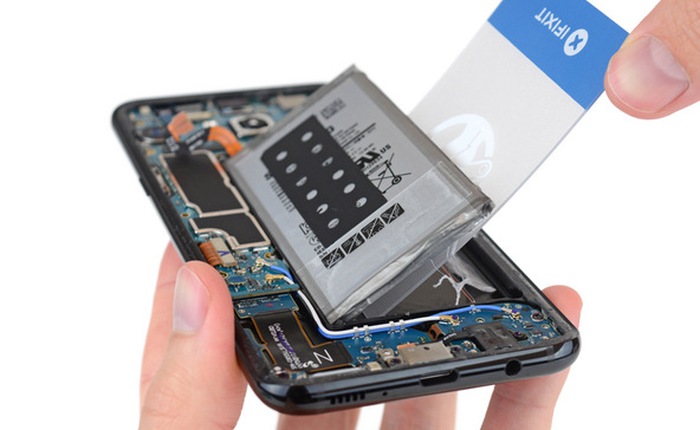iFixit mổ xẻ Samsung Galaxy S8/S8+: Pin được bố trí tương tự Note7, mức độ dễ sửa 4/10