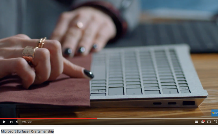 Surface Laptop có một nguyên mẫu sử dụng cổng USB Type-C nhưng không được ra mắt