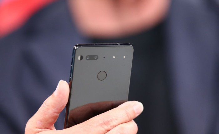 Essential Phone sẽ có ứng dụng trợ lý ảo riêng, không phải Google Assistant