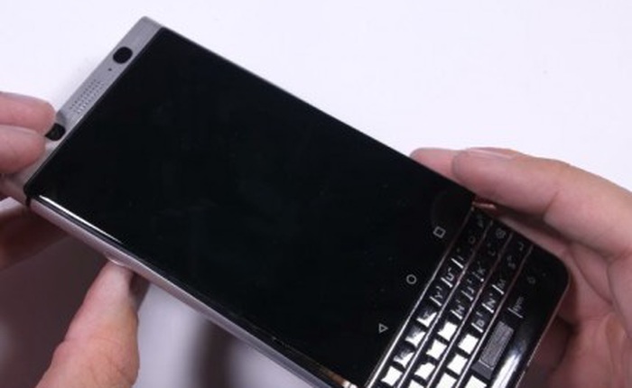 Khách hàng sử dụng BlackBerry KeyOne bị bong màn hình sẽ được sửa chữa miễn phí, BlackBerry vẫn chưa tìm ra cách khắc phục