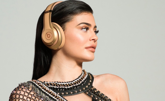 Apple ra mắt bộ sưu tập tai nghe Beats mới, giá 600 USD, mời hẳn sao nữ xinh đẹp Kylie Jenner làm gương mặt thương hiệu
