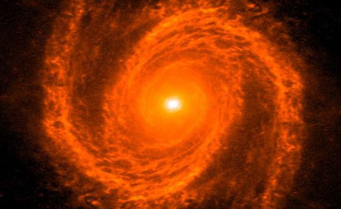 Các nhà khoa học vừa nghĩ ra cách cân khối lượng lỗ đen: dùng các nhánh xoắn ốc của thiên hà