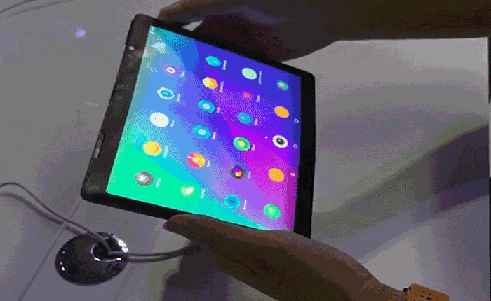 Cận cảnh chiếc tablet Folio có thể gập đôi màn hình để biến thành smartphone của Lenovo