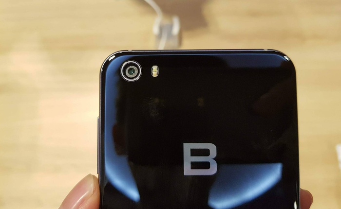 Đây là toàn bộ thông tin về BPhone 2017: Khung kim loại, 2 mặt kính, dùng Snapdragon 625, Camera 16MP, giá 9,8 triệu đồng - Nói chung là Chất!