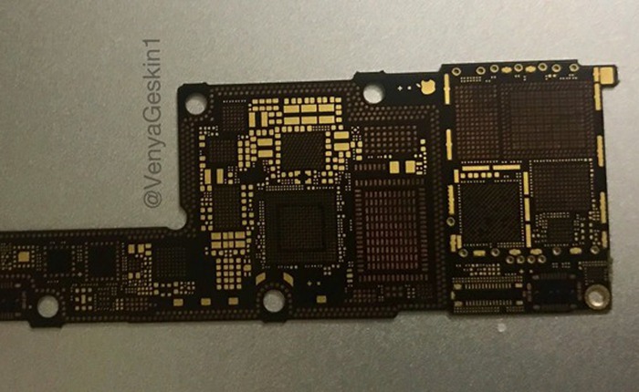 Lộ bảng mạch với thiết kế nhỏ gọn của iPhone 8