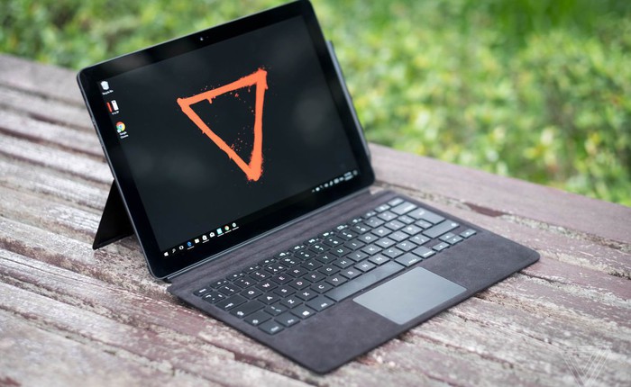 Eve V - Chiếc tablet lai laptop sao chép Surface Pro và nâng lên một tầm cao mới