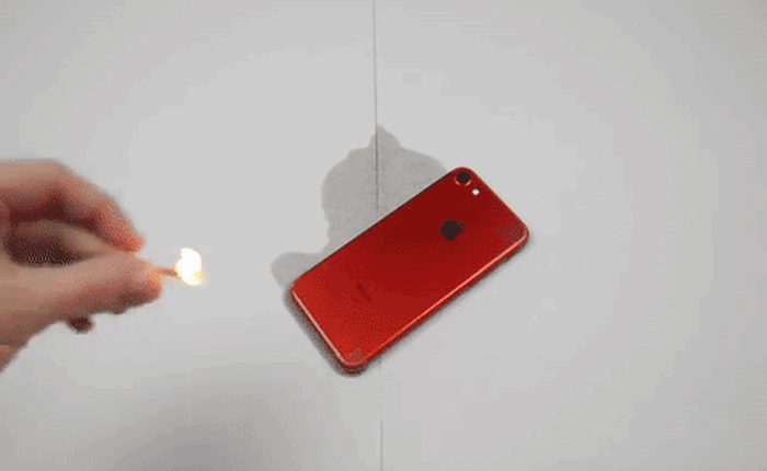 Tưới xăng rồi đốt iPhone 7 ĐỎ RỰC và cái kết bất ngờ