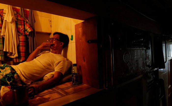 Những “ngôi nhà quan tài” rộng vài m2: Cuộc sống tù túng, ngột ngạt của hàng nghìn người dân Hong Kong