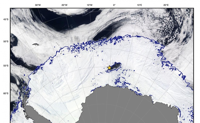Xuất hiện hố nước bí ẩn ở Nam Cực rộng gấp 40 lần TP Hồ Chí Minh