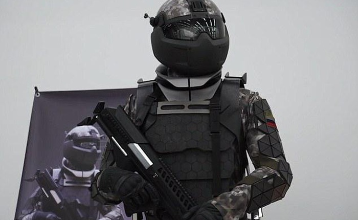 Nga triển lãm bộ áo giáp mới nhất cho quân đội, trông không khác gì lính Stormtrooper trong Star Wars