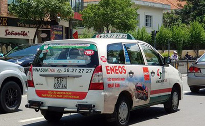 Lãnh đạo Taxi Vinasun: Lái xe tự phát, dán khẩu hiệu phản đối Uber, Grab