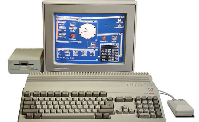 Nhìn lại hàng công nghệ đỉnh cao những năm 90 đây: máy tính RAM tận 1MB, TV 31 inch có jack A/V hiện đại