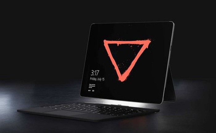 Hai chàng trai và thế giới Internet đã tạo ra chiếc laptop đối thủ của Surface Pro, nhưng lại được chính Microsoft hỗ trợ và giúp đỡ