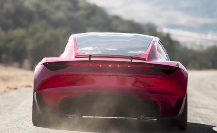 Roadster tăng tốc từ 0 đến 95,5 km/h trong vòng 1,9 giây như thế nào?