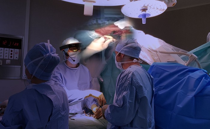 Một công ty ở Pháp đã dùng Microsoft HoloLens để tạo bước đột phá trong giảng dạy phẫu thuật