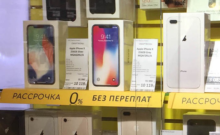 Mua iPhone X ở Việt Nam quá sướng, ở Nga tôi đã phải mời cả cảnh sát đến mà cửa hàng vẫn không chịu bán đây này! (P1)